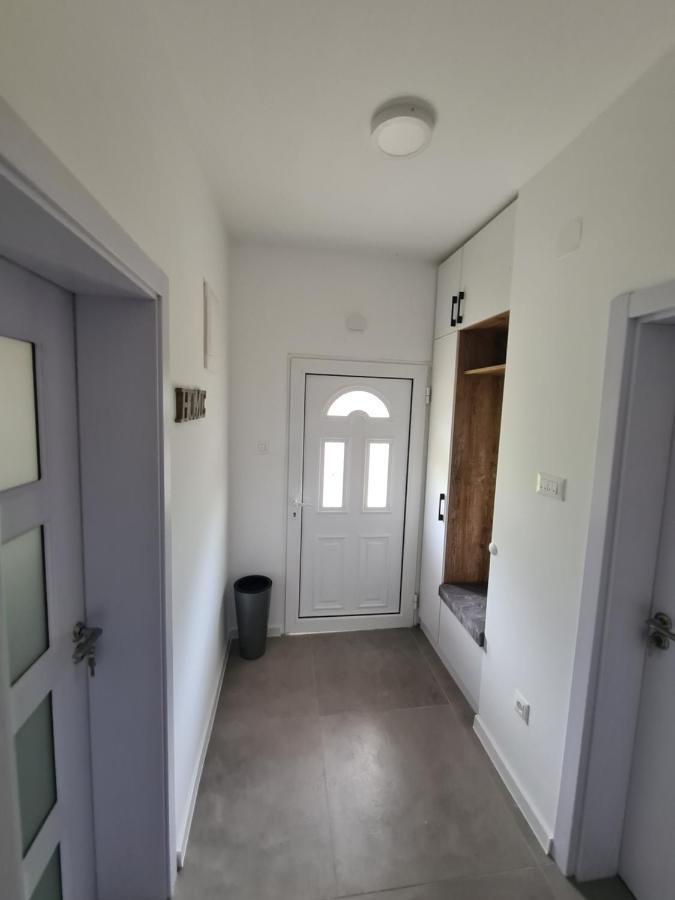 Apartment Nikcevic Tivat Buitenkant foto