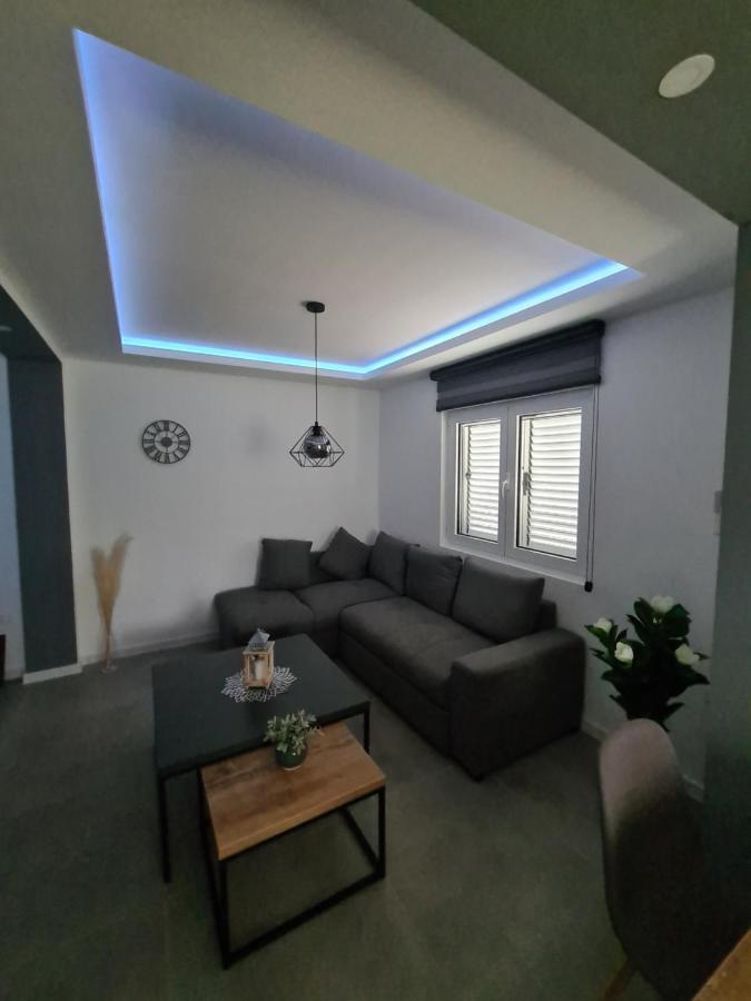 Apartment Nikcevic Tivat Buitenkant foto