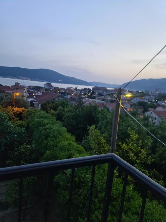 Apartment Nikcevic Tivat Buitenkant foto